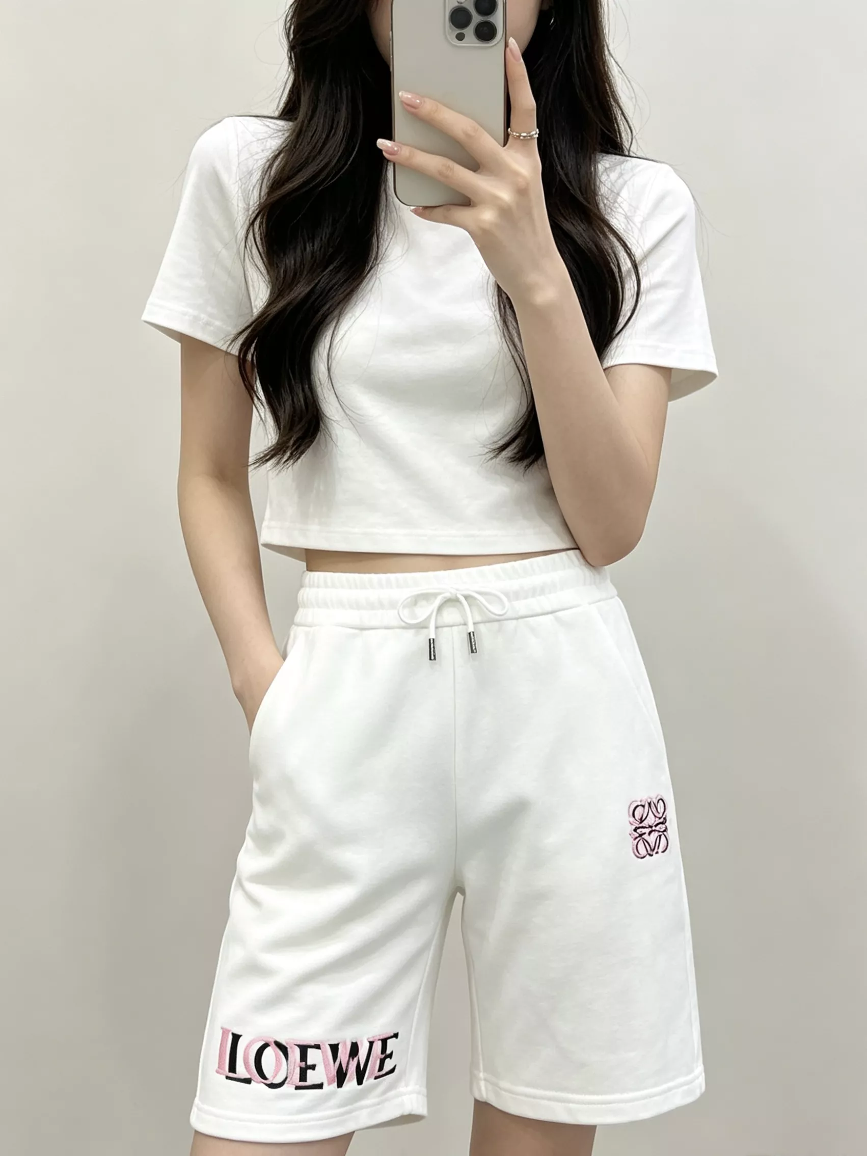 로에베 중첩 로고 자수 쇼츠 상세 이미지 11