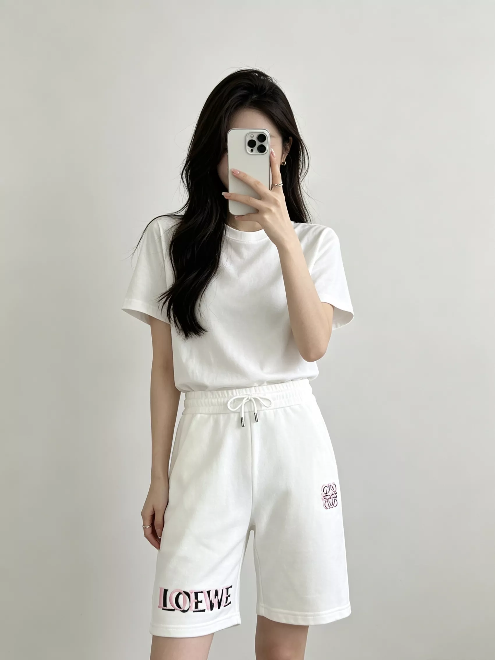 로에베 중첩 로고 자수 쇼츠 상세 이미지 17