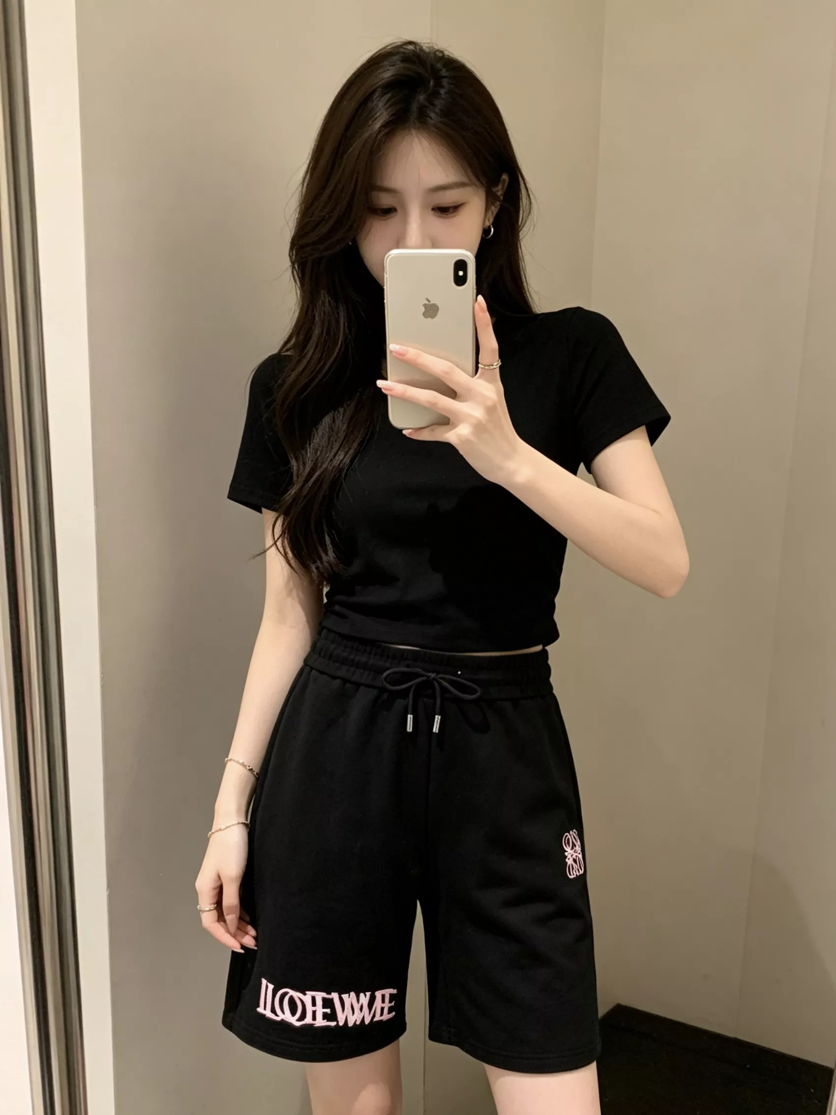 로에베 중첩 로고 자수 쇼츠 상세 이미지 11