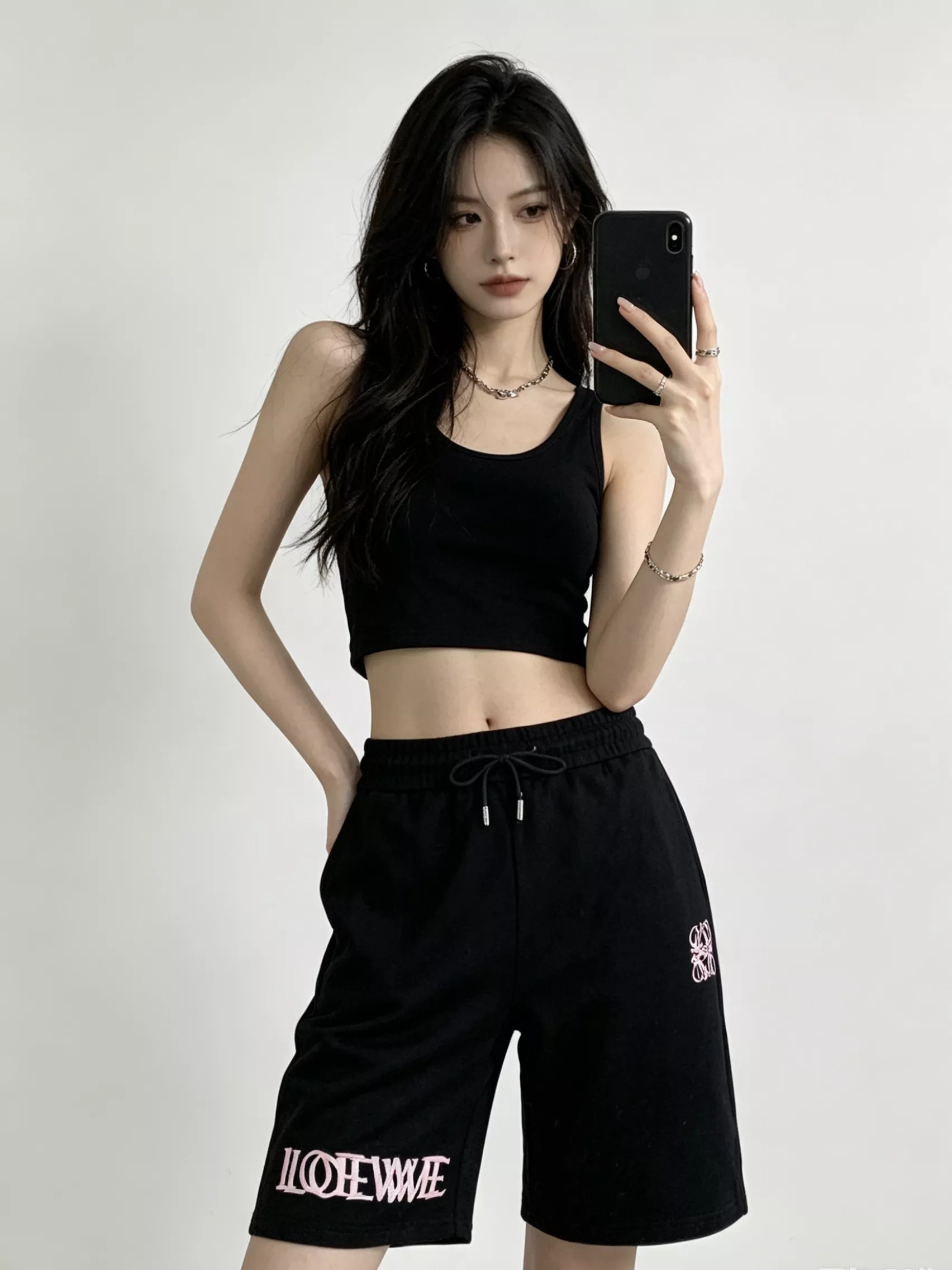 로에베 중첩 로고 자수 쇼츠 상세 이미지 14
