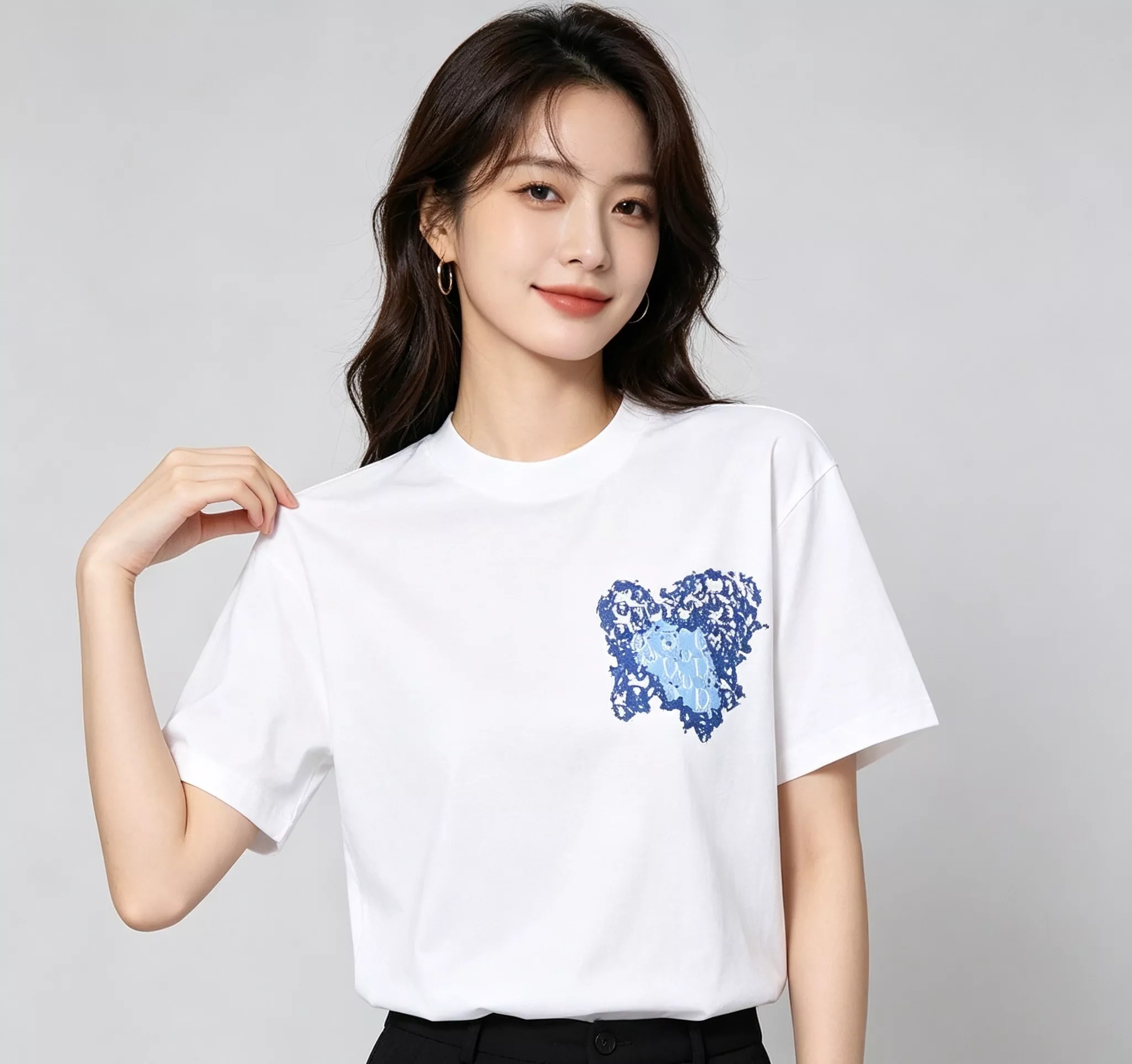 디올 블루 그라데이션 하트 프린트 반팔 상의 상세 이미지 14