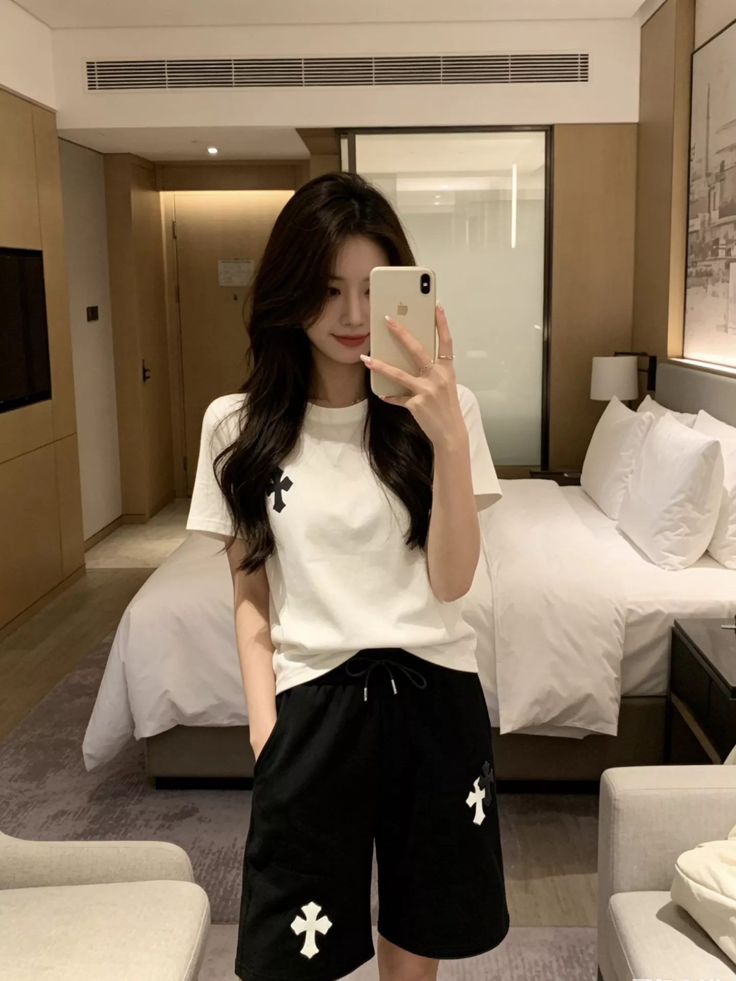 크롬하츠 십자가 자수 포인트 쇼츠 상세 이미지 12