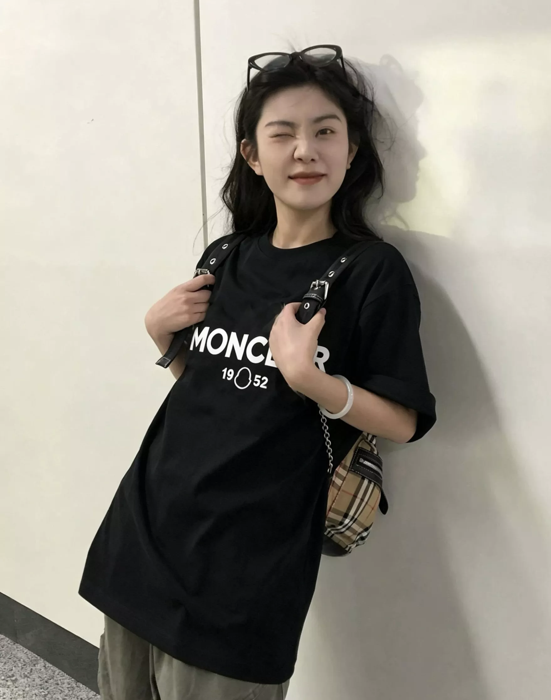몽클레어 1952 시리즈 로고 프린트 반팔 상의 상세 이미지 13