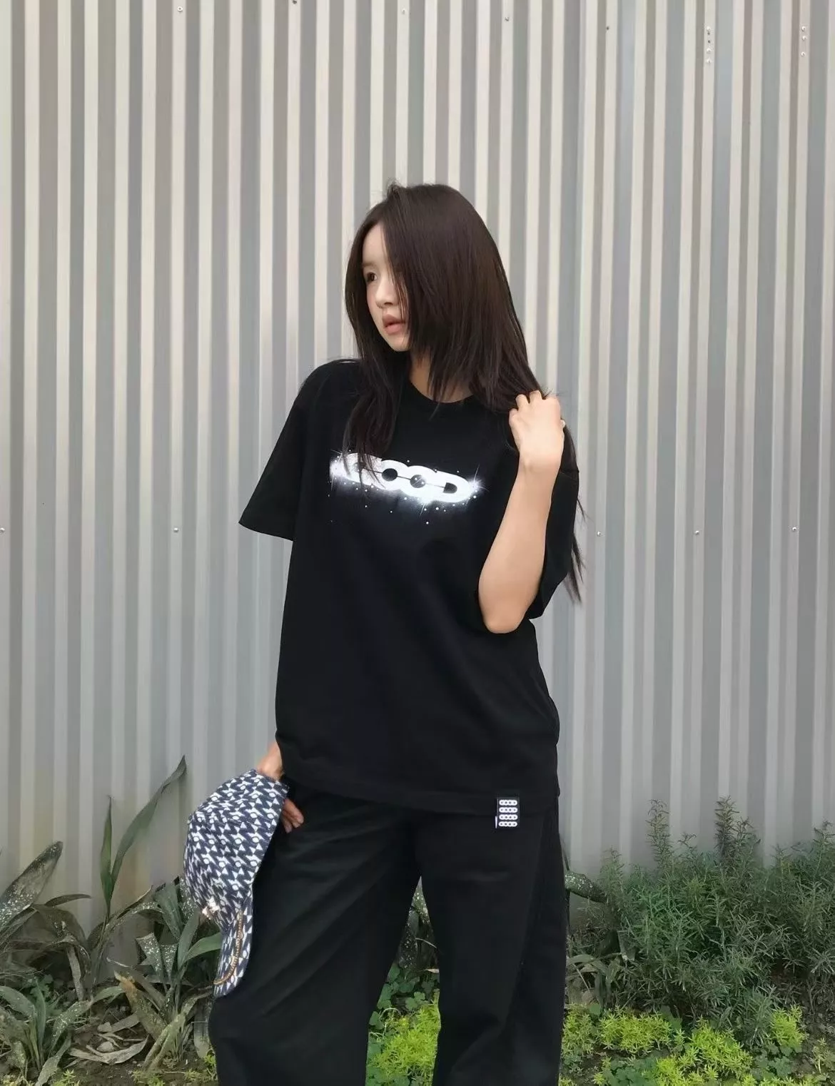 굿브랜드 성운 프린트 실버 핫픽스 로고 반팔 상의 상세 이미지 15