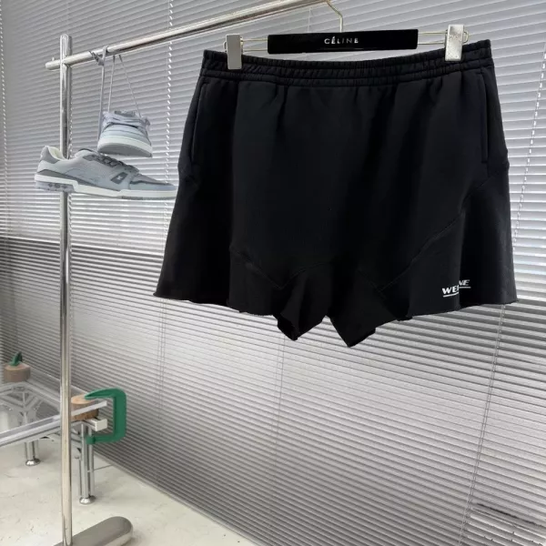 웰던 로고 포인트 블랙 반바지