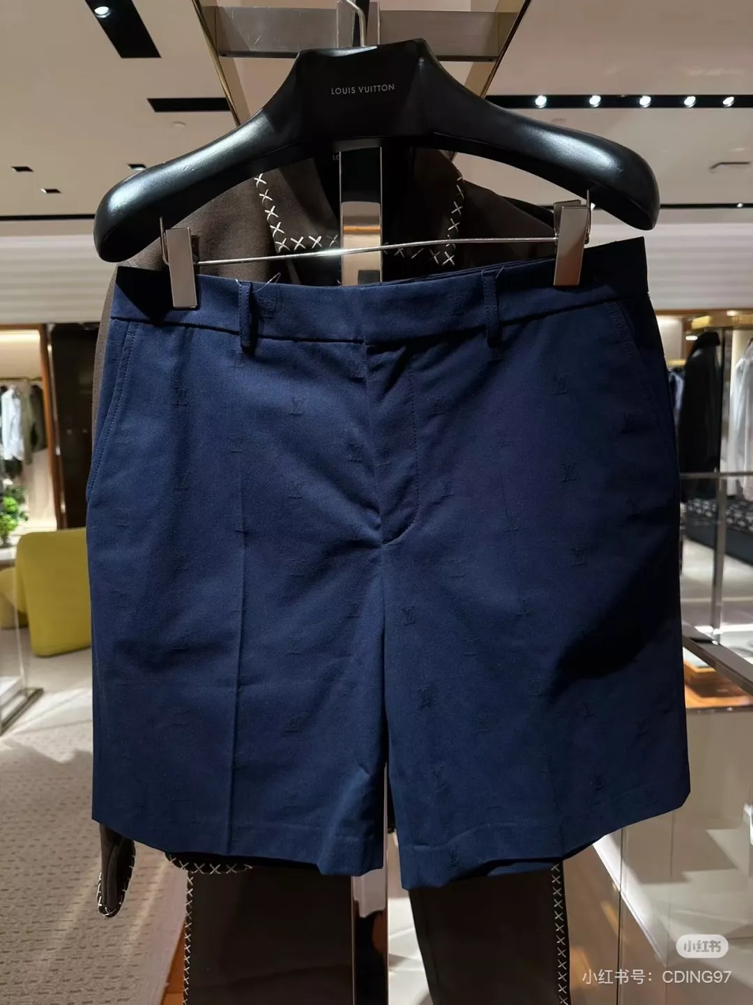 루이비통 레터링 패치 포인트 반바지 상세 이미지 10