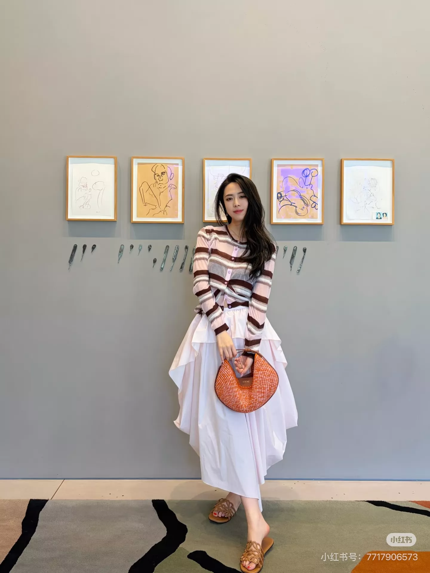 로에베 핑크 언밸런스 플레어 스커트 상세 이미지 29