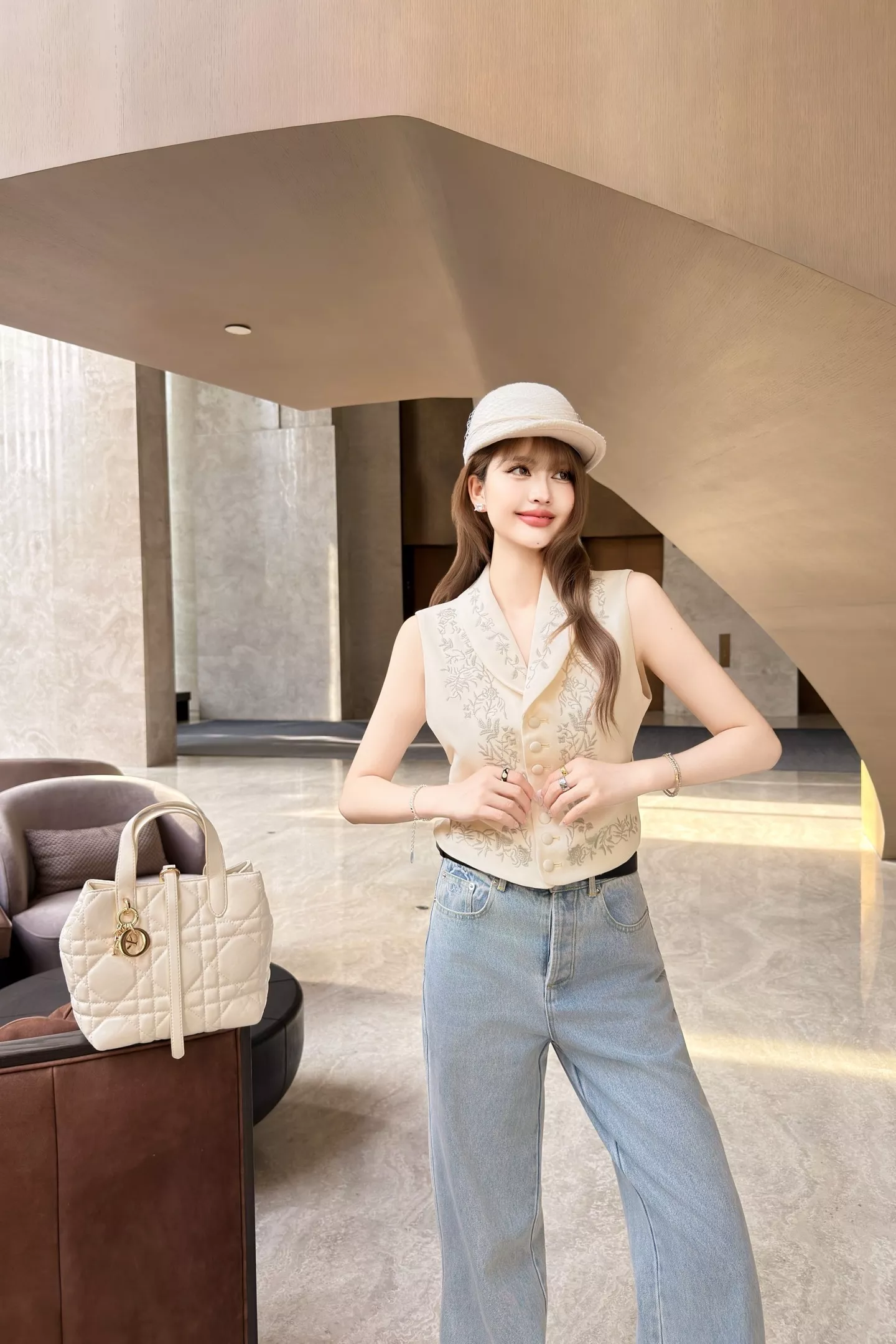 디올 브이넥 자수 베스트 상세 이미지 31