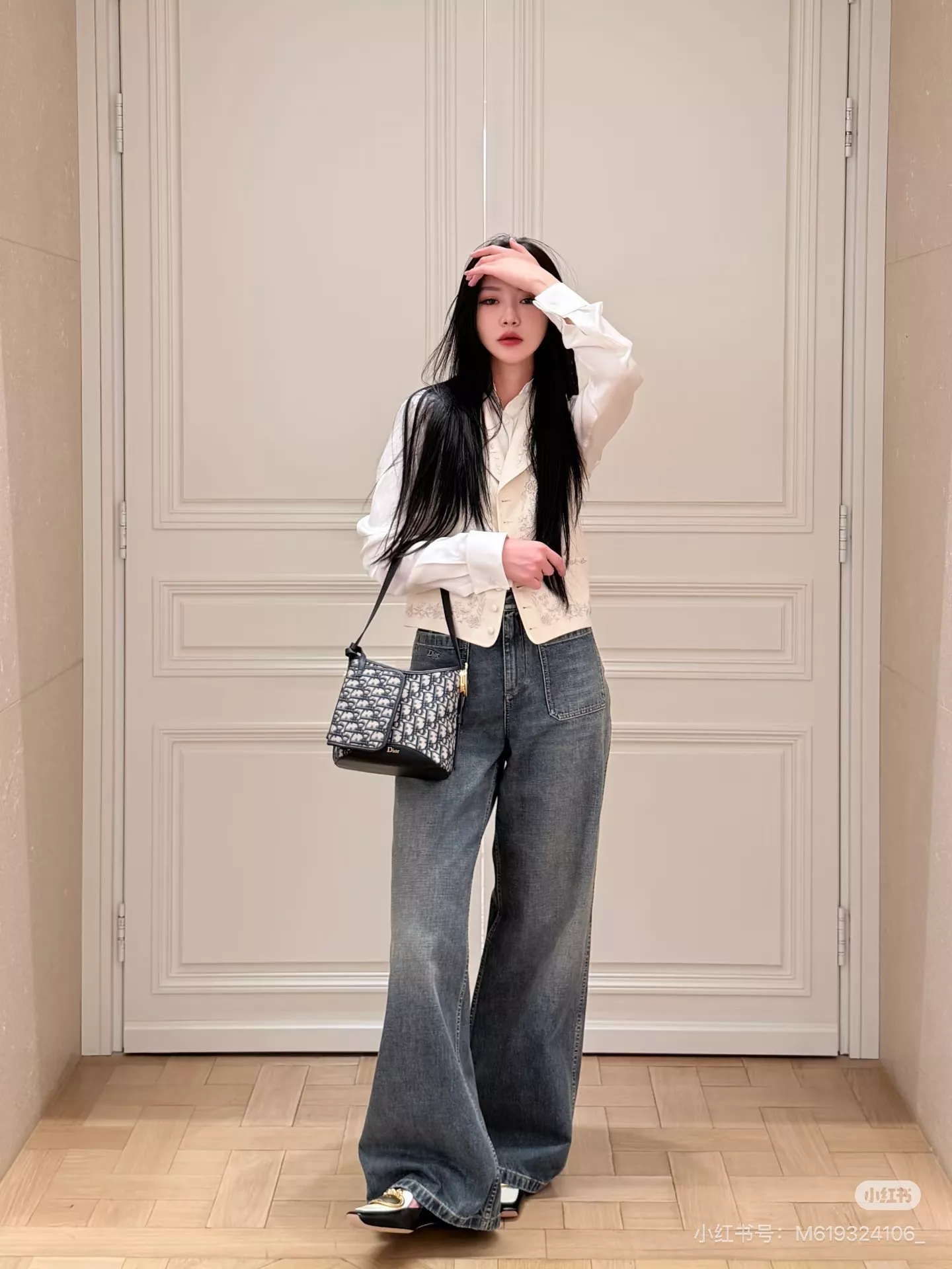 디올 브이넥 자수 베스트 상세 이미지 21