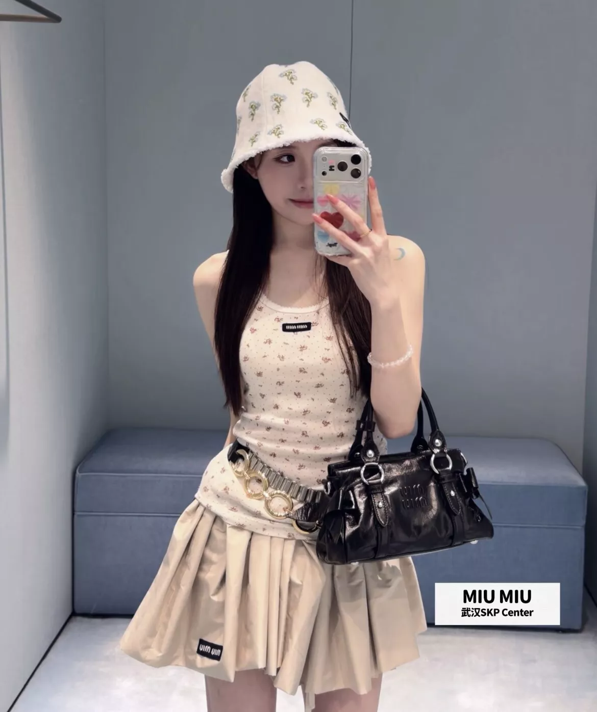 미우미우 플리츠 포인트 새틴 미니스커트 상세 이미지 26