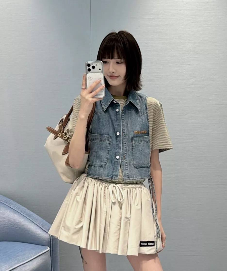 미우미우 플리츠 포인트 새틴 미니스커트 상세 이미지 20