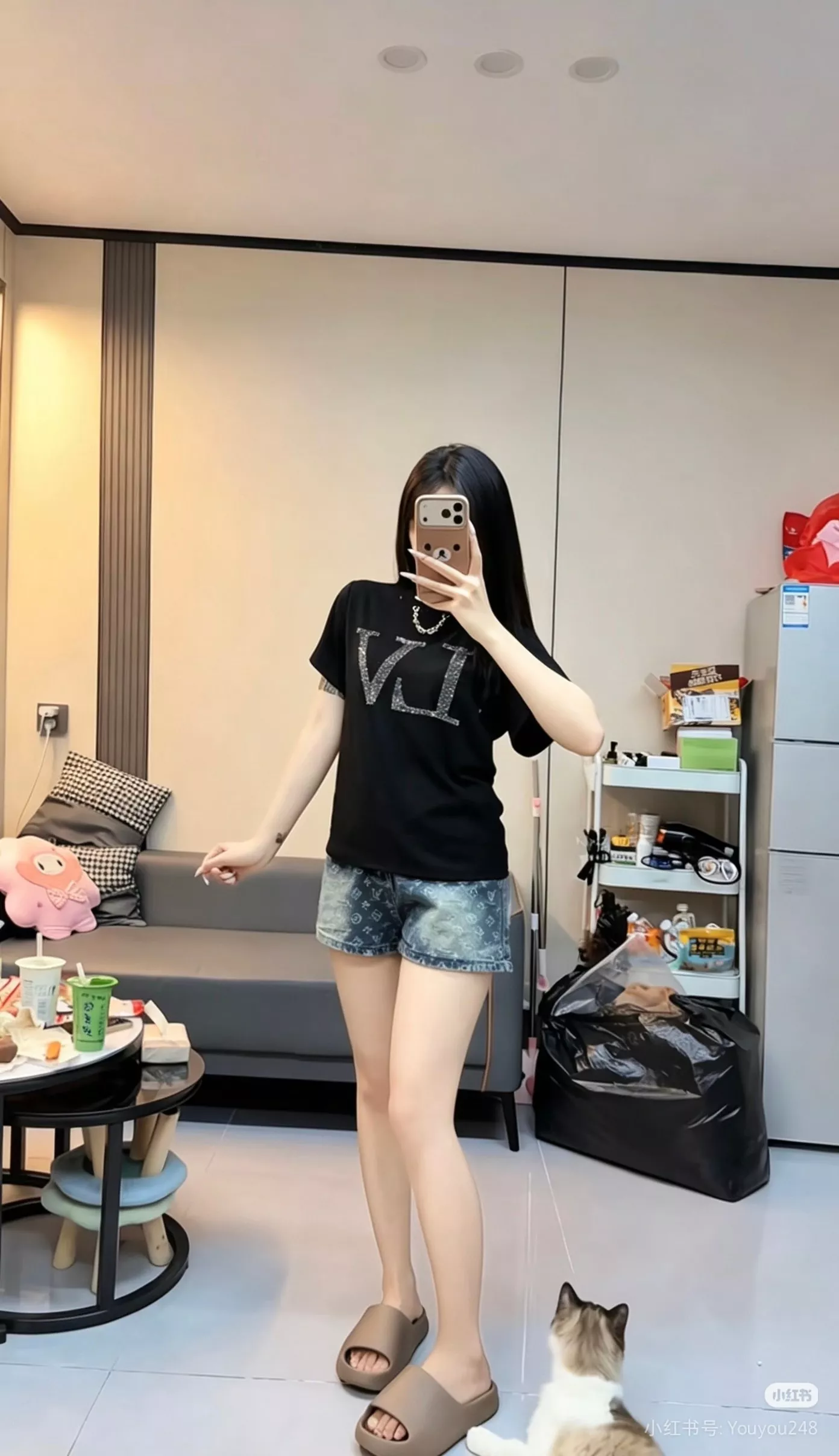 루이비통 체인 장식 라운드 반팔 코튼 탑 상세 이미지 19