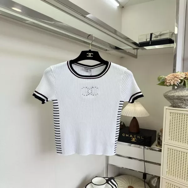 샤넬 코코걸 블랙앤화이트 배색 니트 탑
