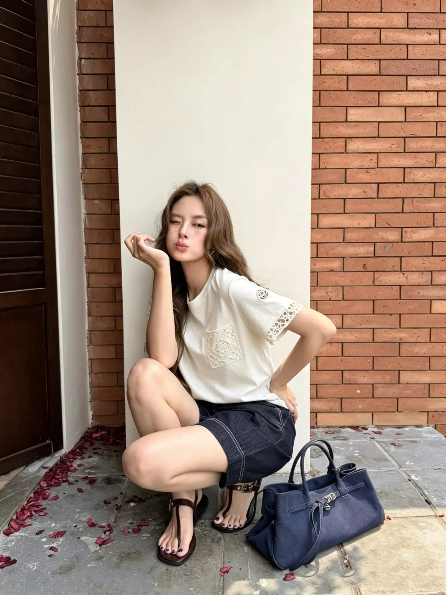 몽클레어 로고 포인트 반팔 상의 상세 이미지 11
