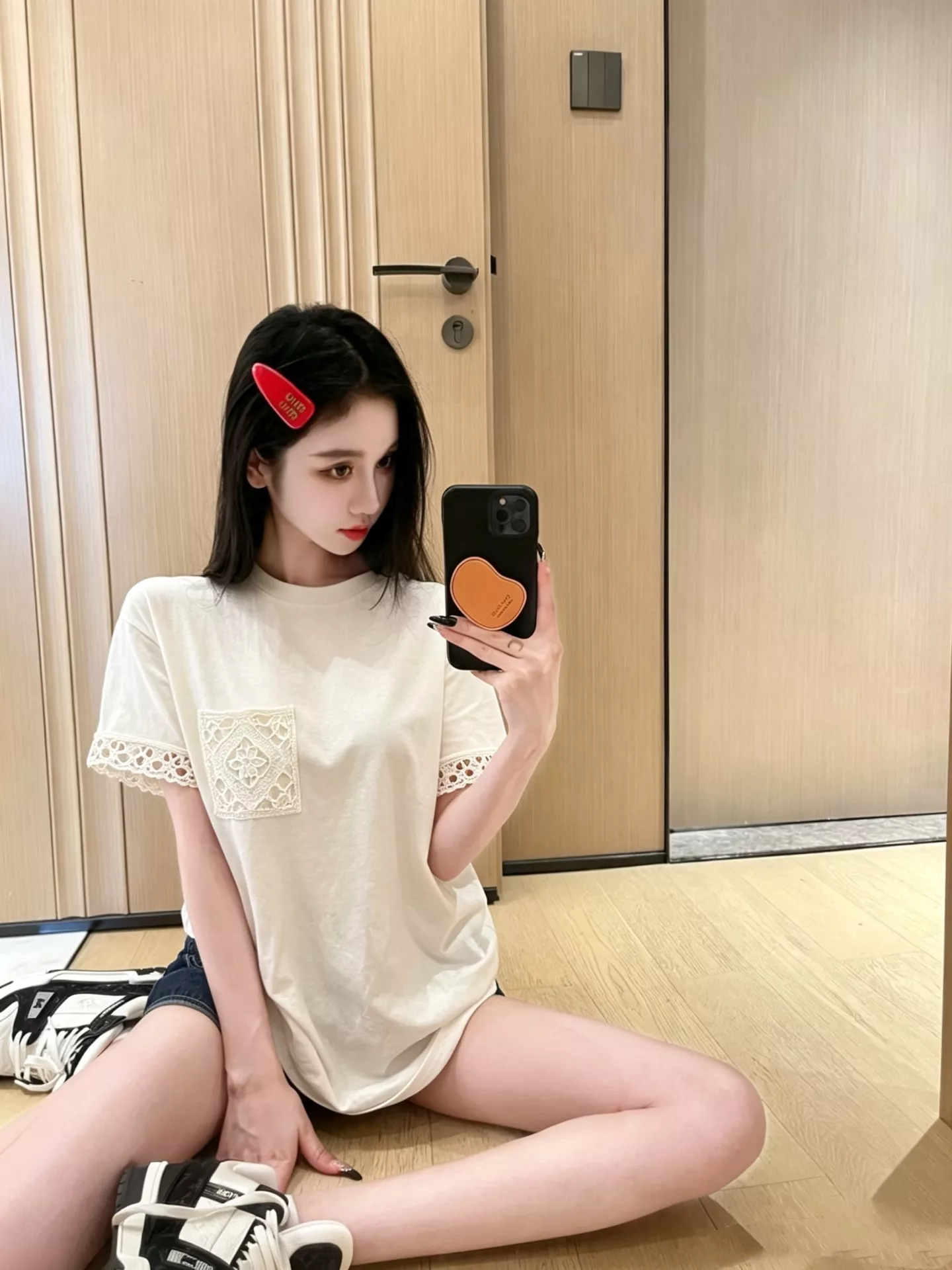 몽클레어 로고 포인트 반팔 상의 상세 이미지 14