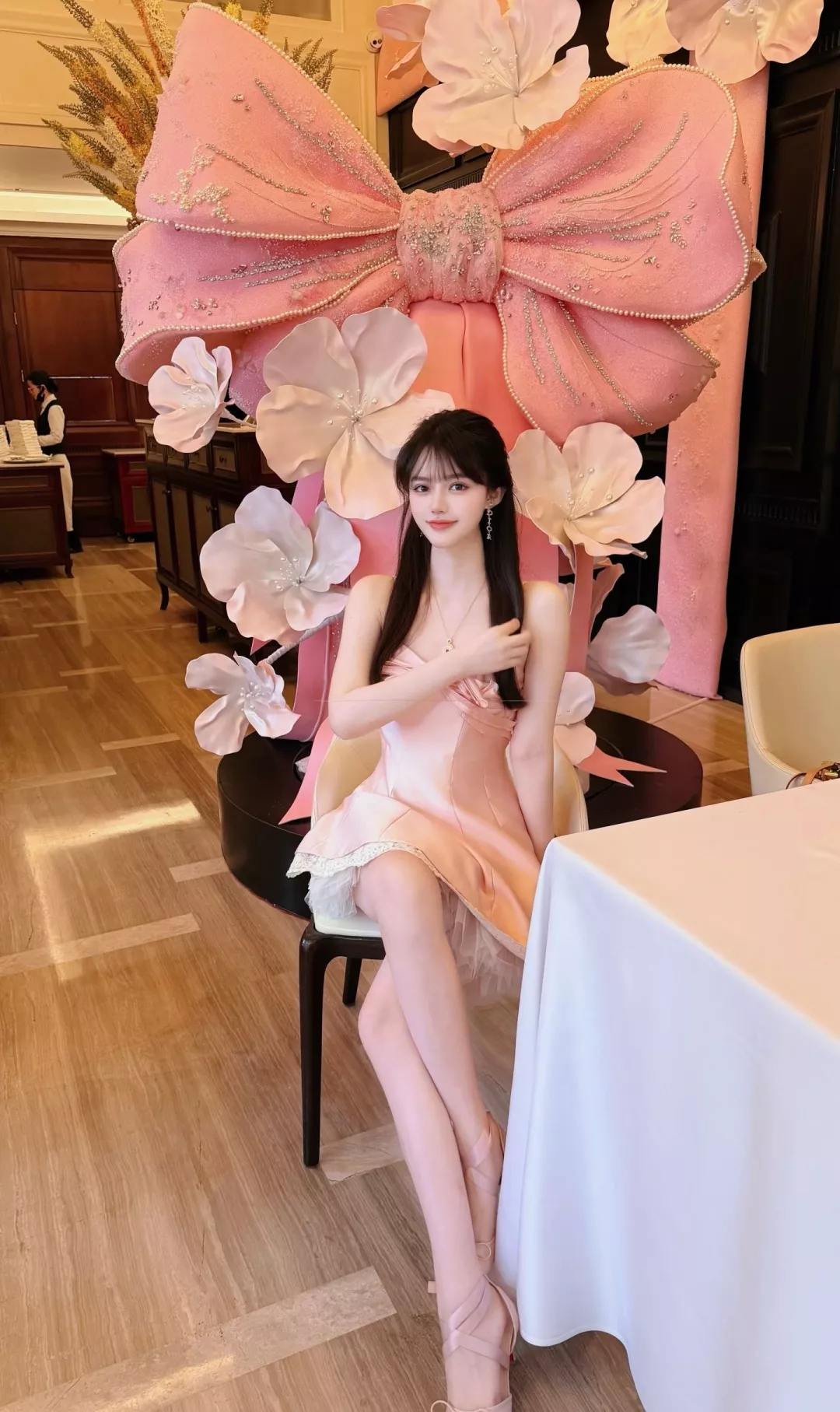 디올 리본 포인트 슬리브리스 드레스 상세 이미지 31