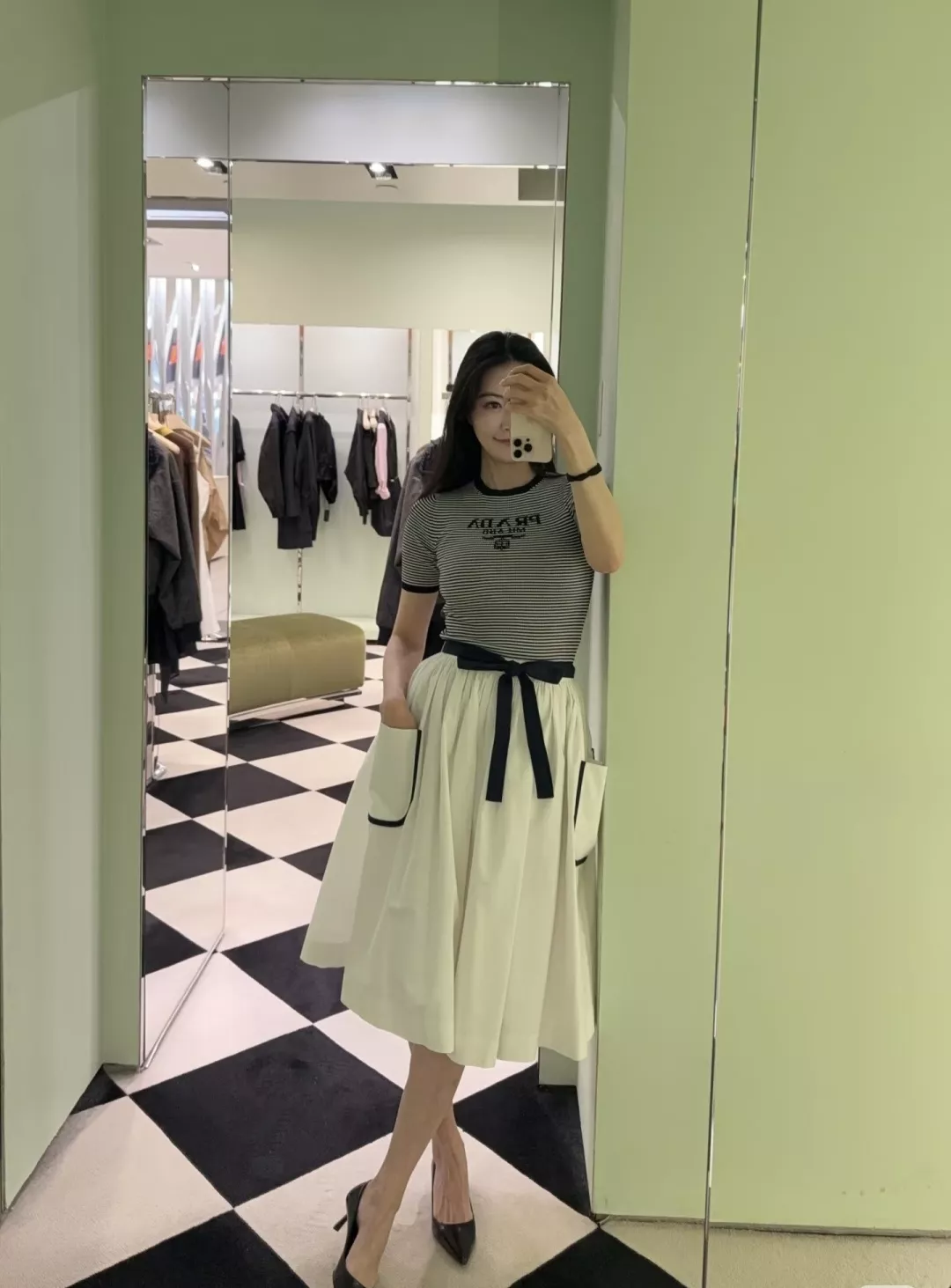 프라다 네이비 리본 포인트 플레어 스커트 상세 이미지 16