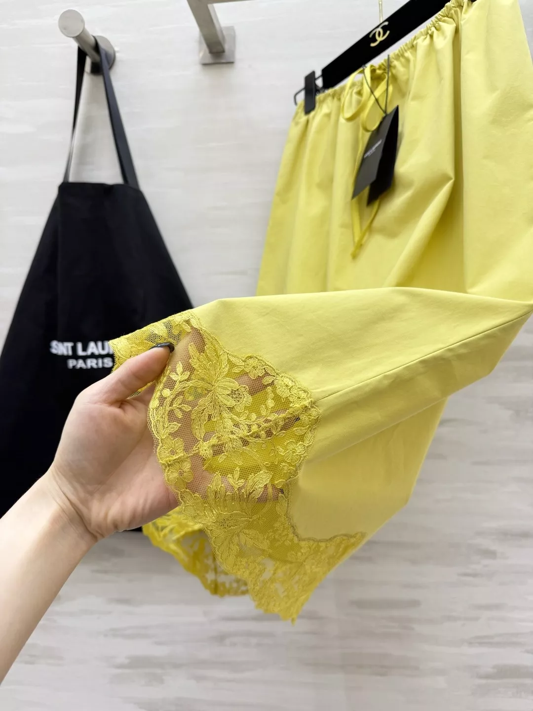 입생로랑 레이스 밑단 포인트 A라인 스커트 상세 이미지 20