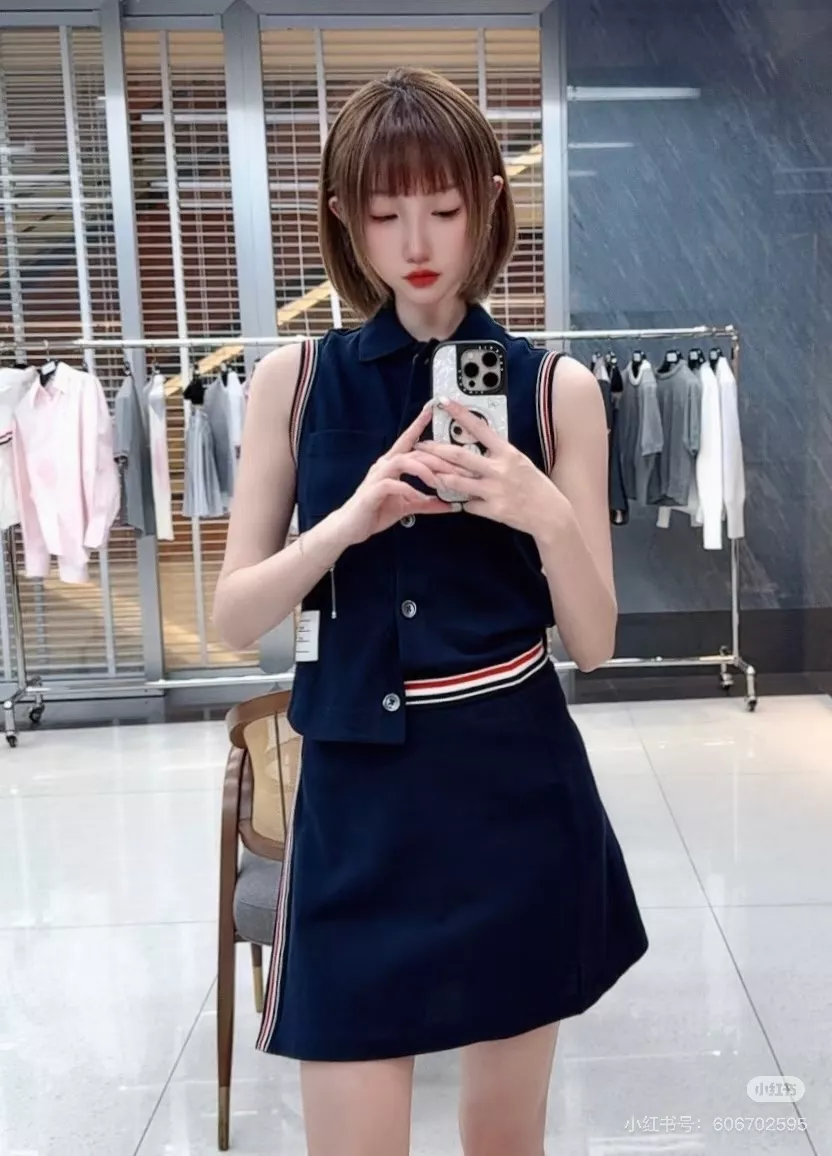 톰브라운 무소매 폴로 스타일 상의 상세 이미지 10