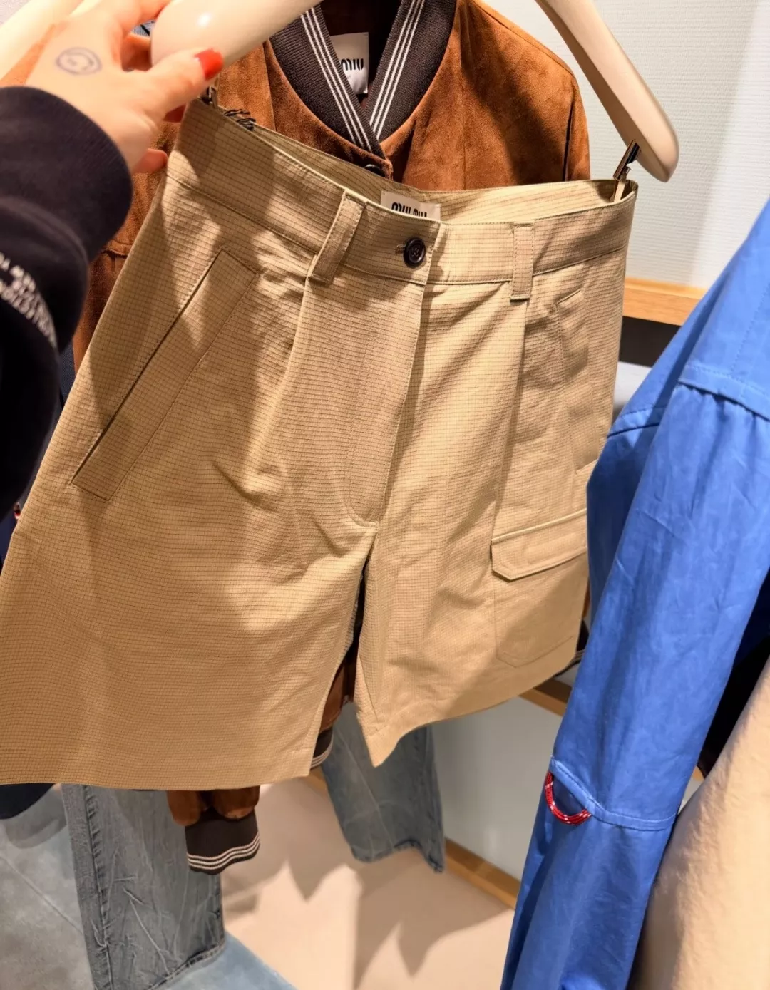 미우미우 와플 텍스처 카키 카고 쇼츠 상세 이미지 24