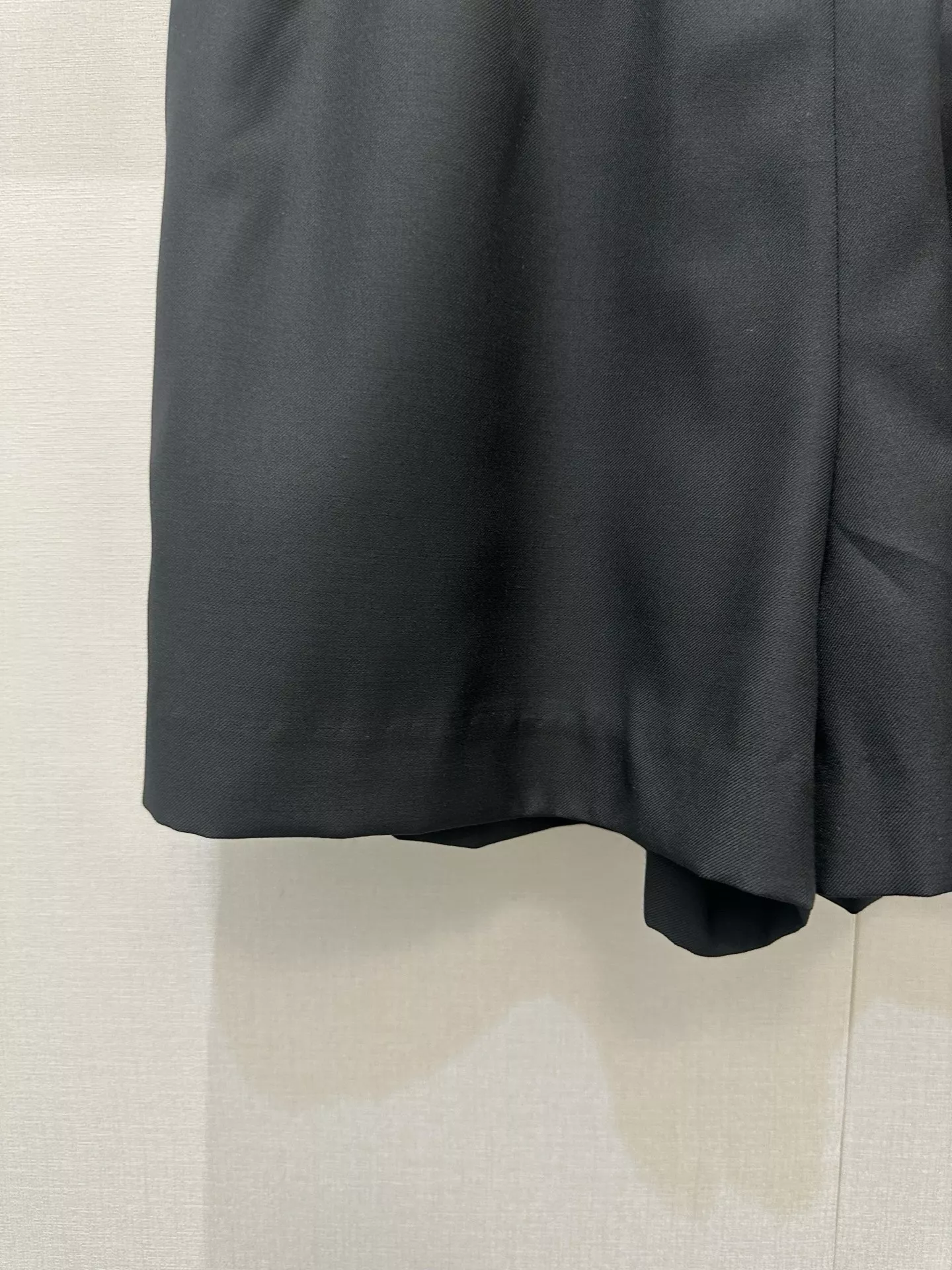 셀린느 트리오페 가죽 라벨 울 쇼츠 상세 이미지 5
