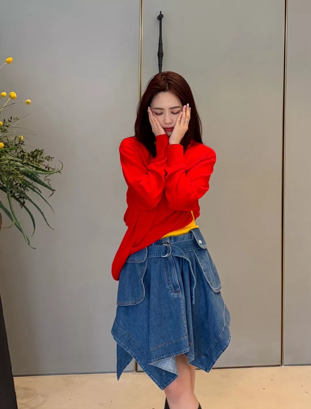 로에베 허리 플랩 포인트 언밸런스 데님 치마 상세 이미지 11