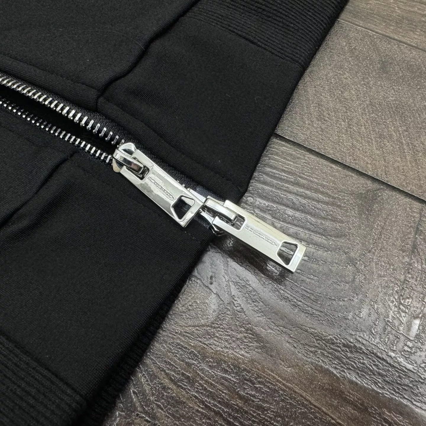 버버리 커플 사이드 체크 테이프 집업 아우터 상세 이미지 9