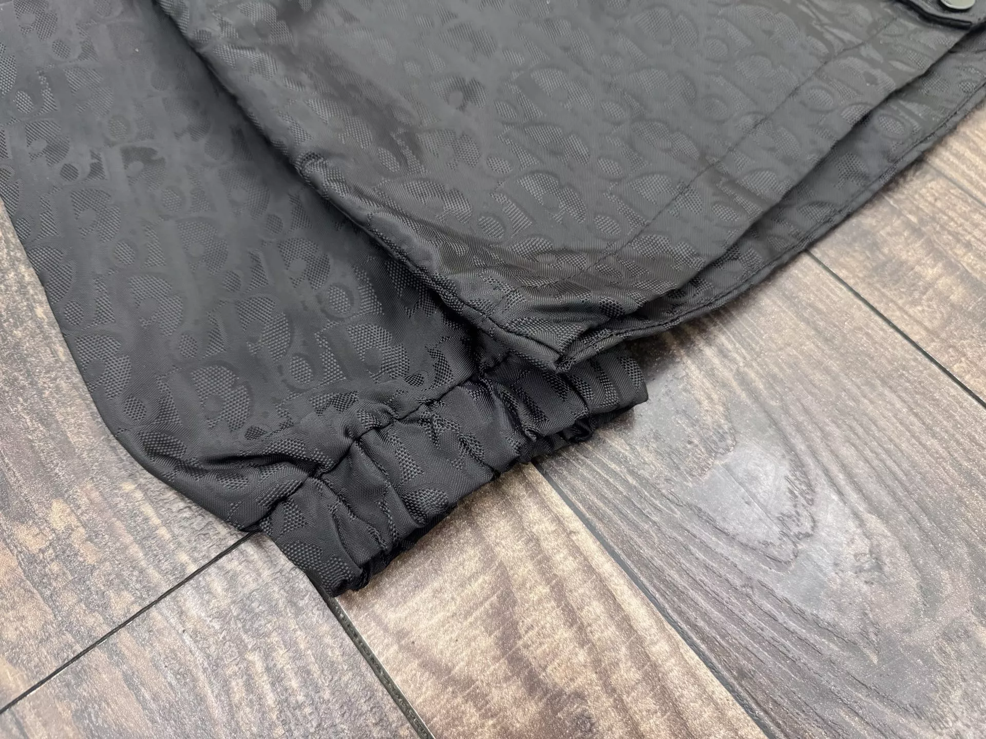 디올 로고 패턴 스탠드 칼라 코치 아우터 상세 이미지 5