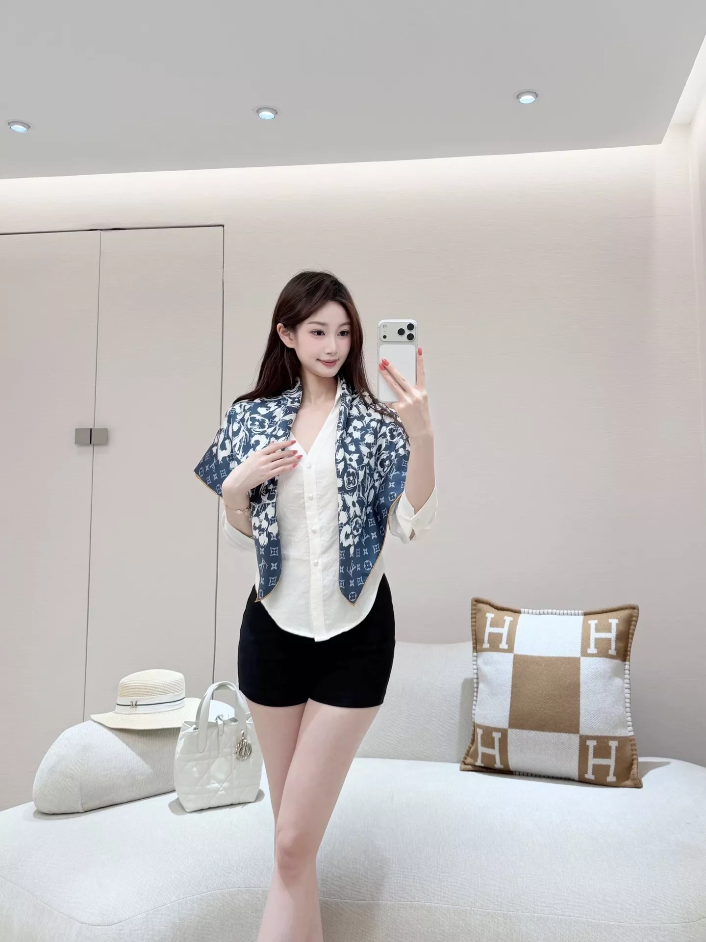 루이비통 레오파드 패턴 실크 방도 상세 이미지 10