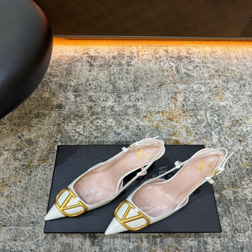 발렌티노 브이 로고 장식 슬링백 힐