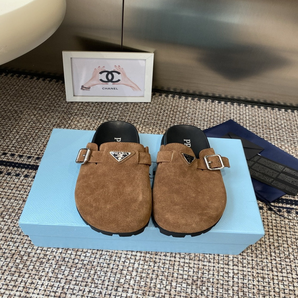 프라다 삼각 로고 스웨이드 슬리퍼