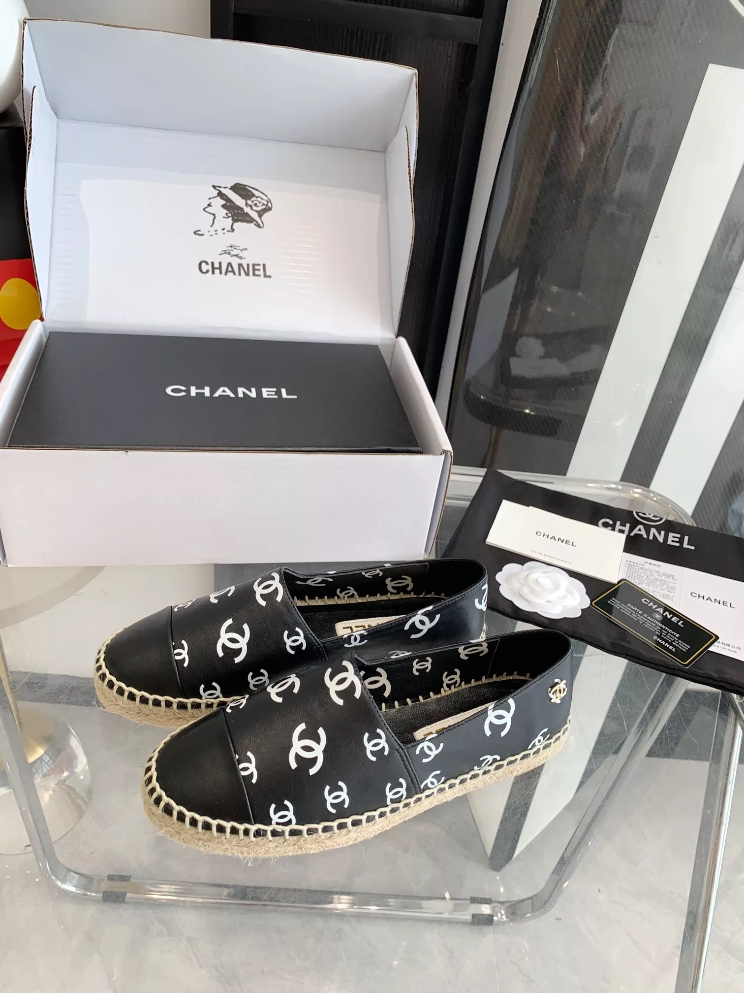 샤넬 로고 포인트 피셔맨 슈즈 상세 이미지 2