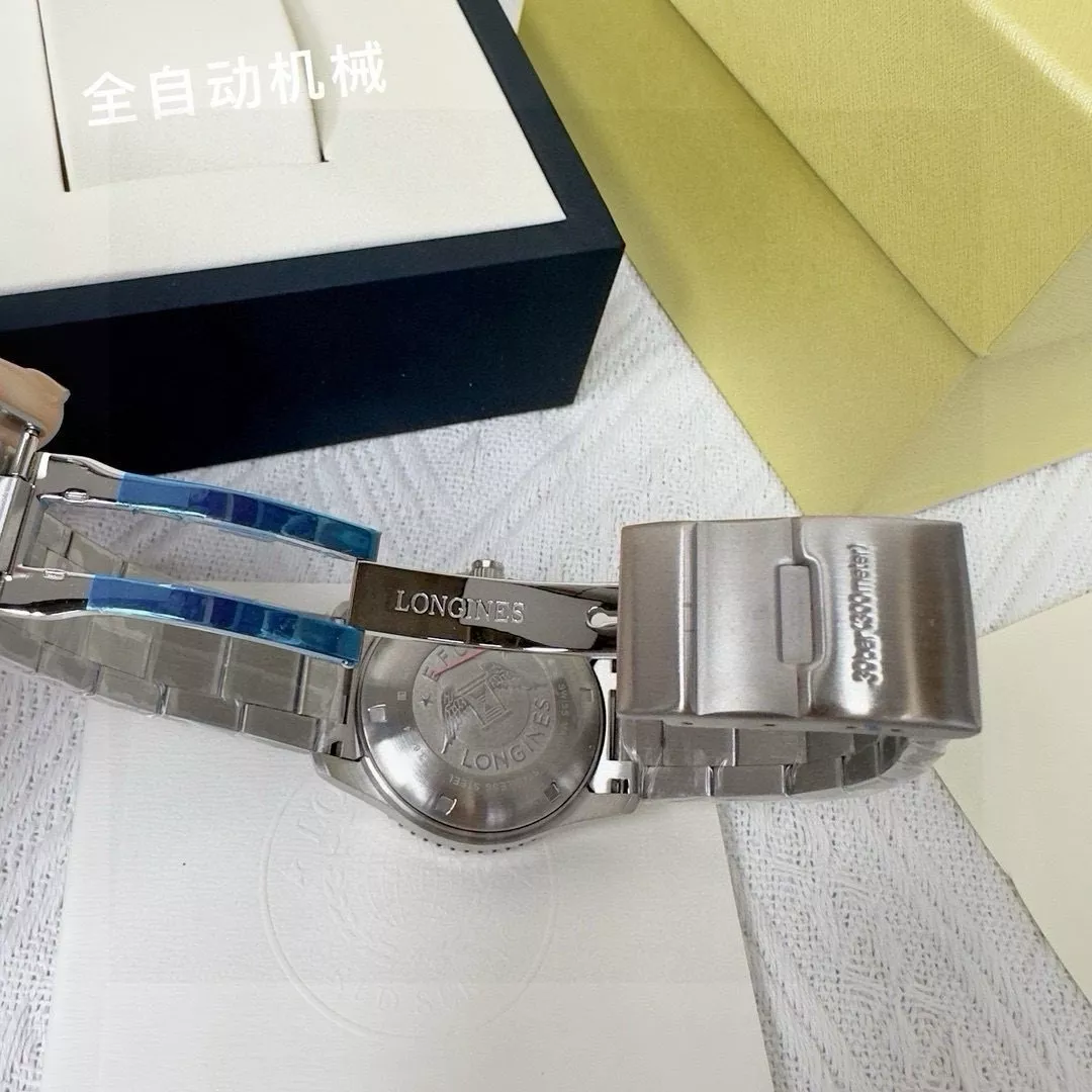 론진 콩카스 블랙 오토매틱 워치 상세 이미지 5