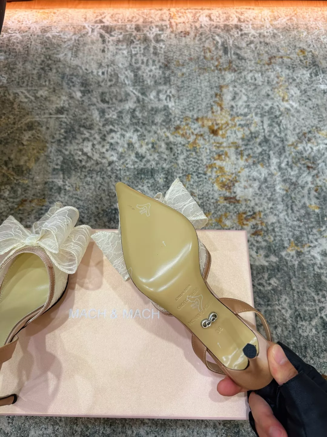 마흐앤마흐 레이스 장식 스트랩 힐 슈즈 상세 이미지 6