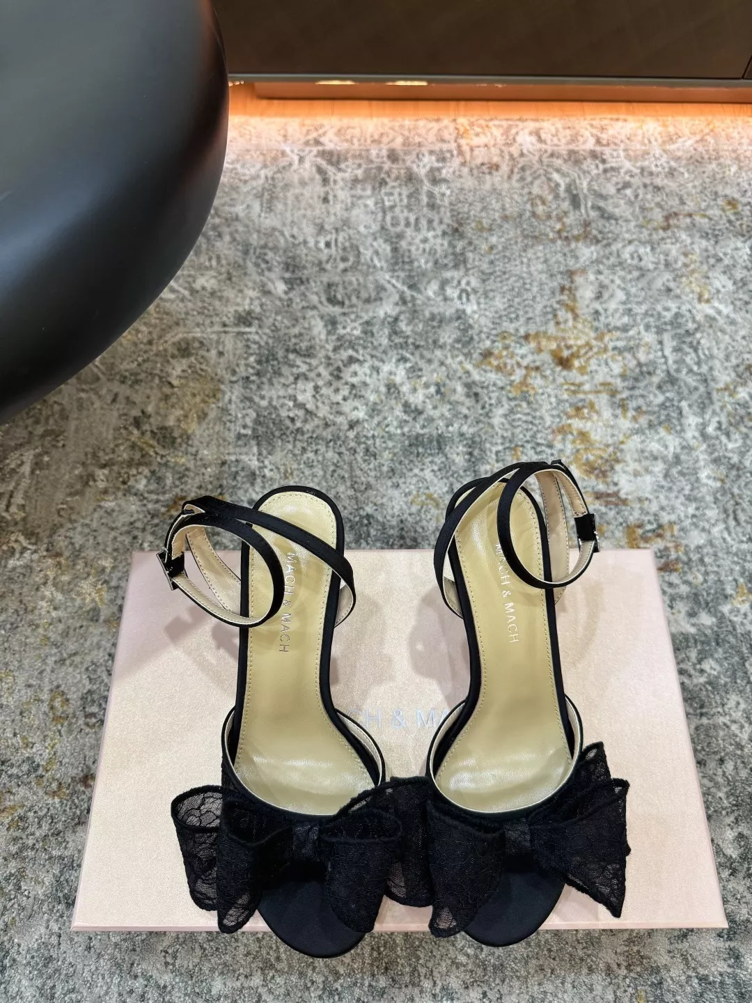 마흐앤마흐 레이스 리본 장식 하이힐 샌들 상세 이미지 1