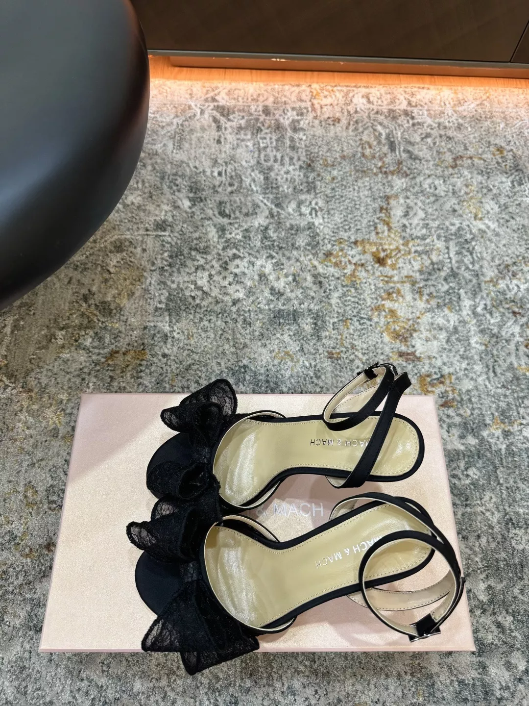 마흐앤마흐 레이스 리본 장식 하이힐 샌들 상세 이미지 2