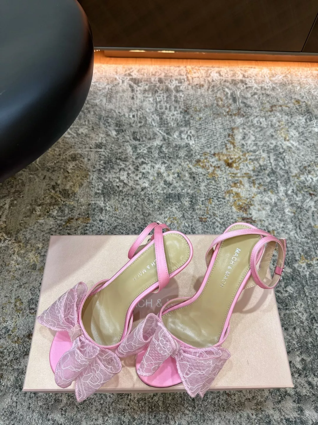 마흐앤마흐 레이스 장식 스트랩 샌들 상세 이미지 3