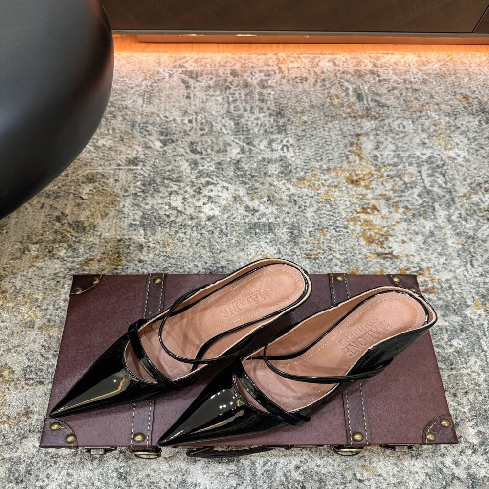 말론술리에 에나멜 포인트토 뮬 힐