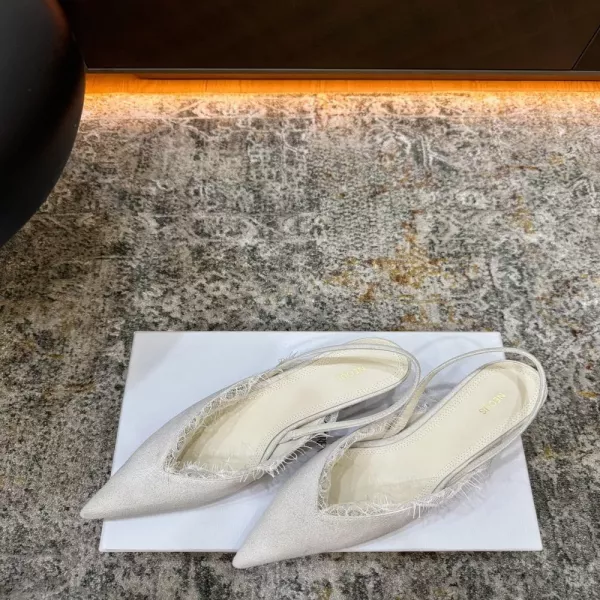 누스 스웨이드 질감 슬림 힐 뮬