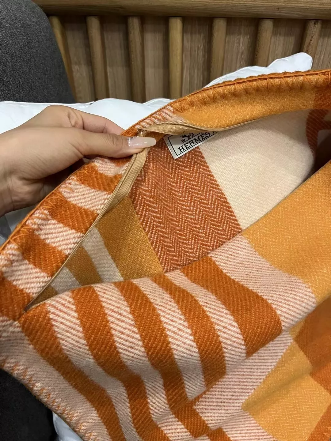 에르메스 이타크 시리즈 자카드 쿠션 상세 이미지 12