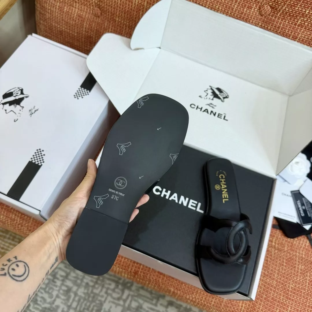 샤넬 클래식 더블씨 오픈토 플랫 뮬 슬리퍼 상세 이미지 8