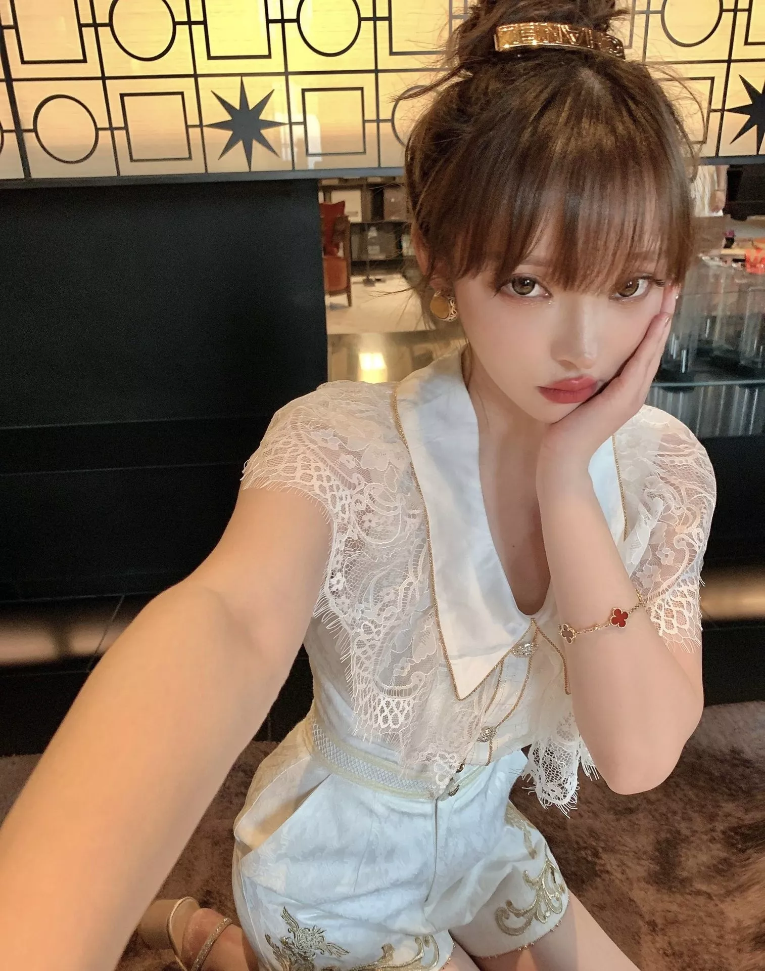 샤넬 빈티지 무드 메탈 헤어 장식 상세 이미지 10