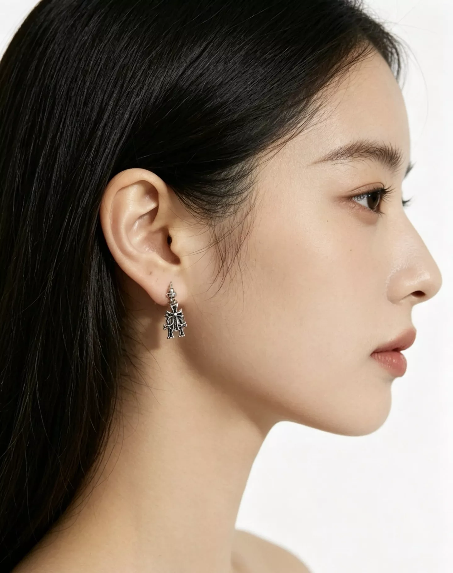 크롬하츠 십자가 모티브 드롭 이어 액세서리 상세 이미지 8