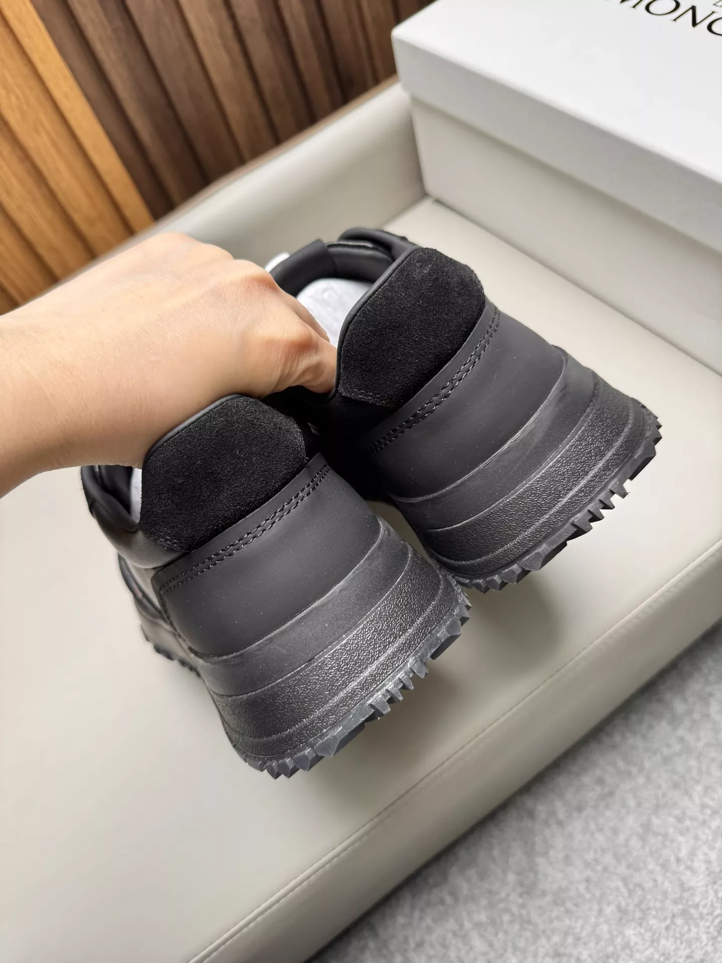 몽클레어 루나로브 가죽 캐주얼 운동화 상세 이미지 5