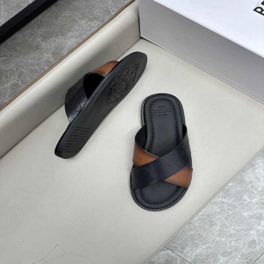 벨루티 수제 파티나 가죽 오픈토 슬리퍼