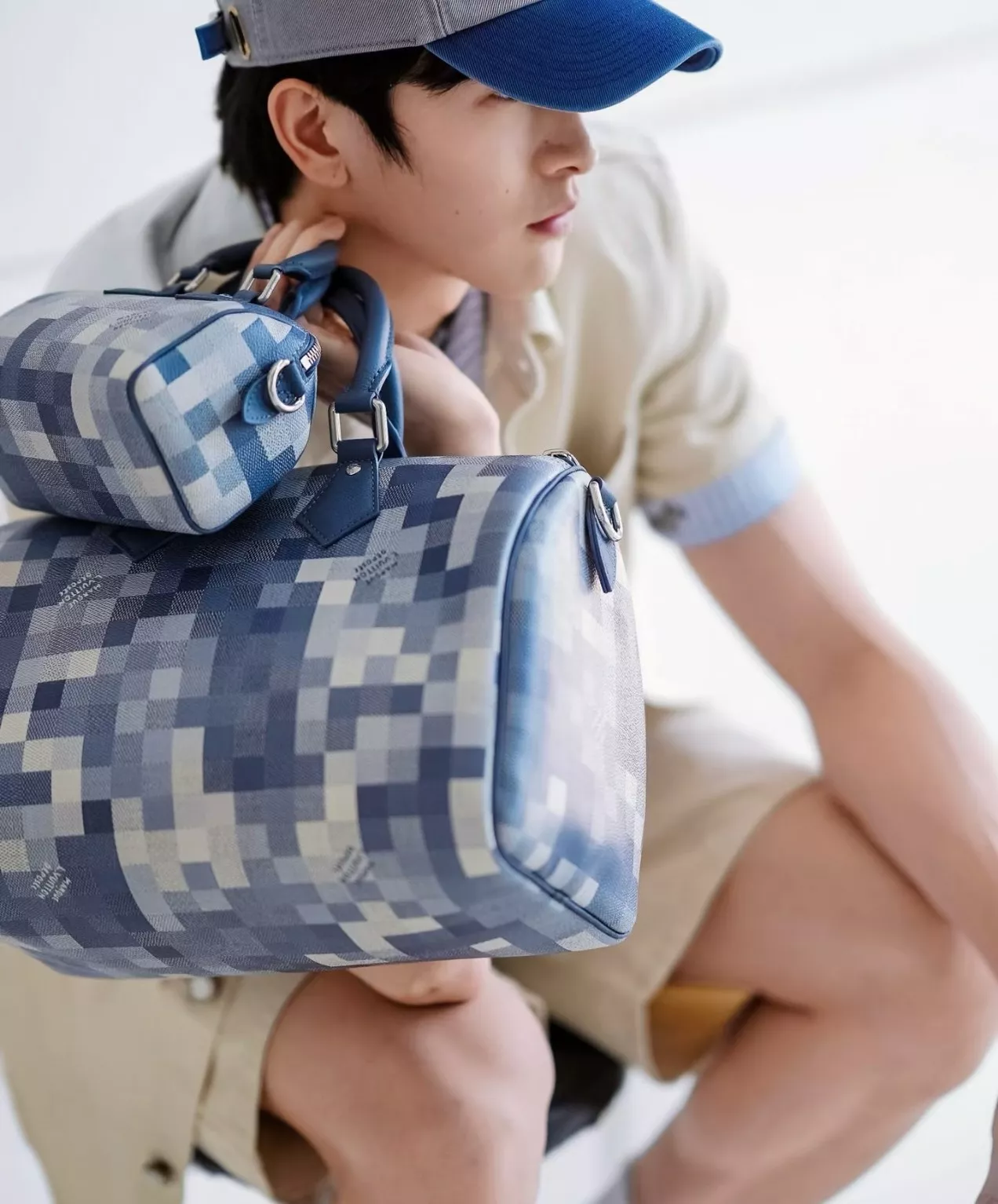 루이비통 픽셀 카무플라주 패턴 여행가방 상세 이미지 17