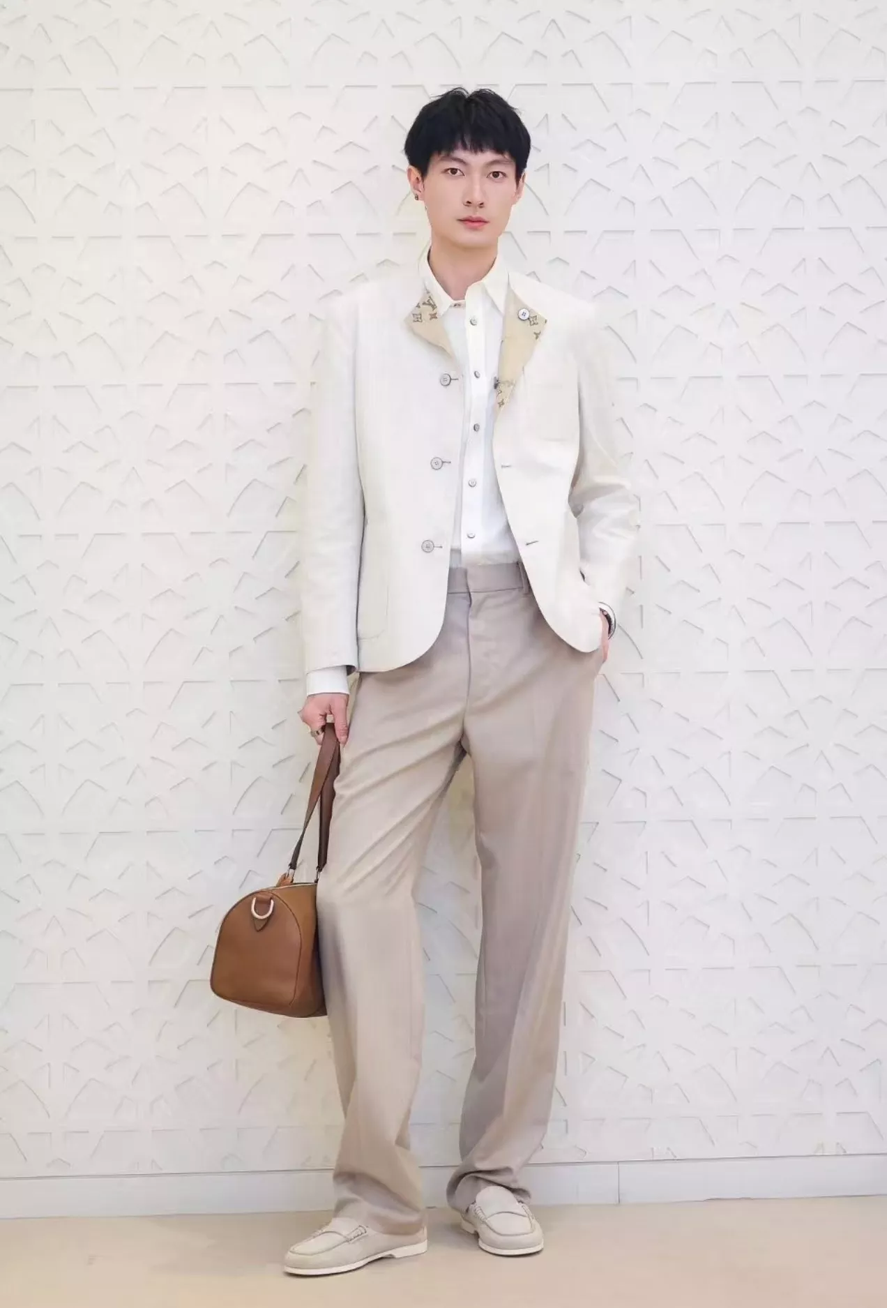 루이비통 니들 원통형 핸드백 상세 이미지 23
