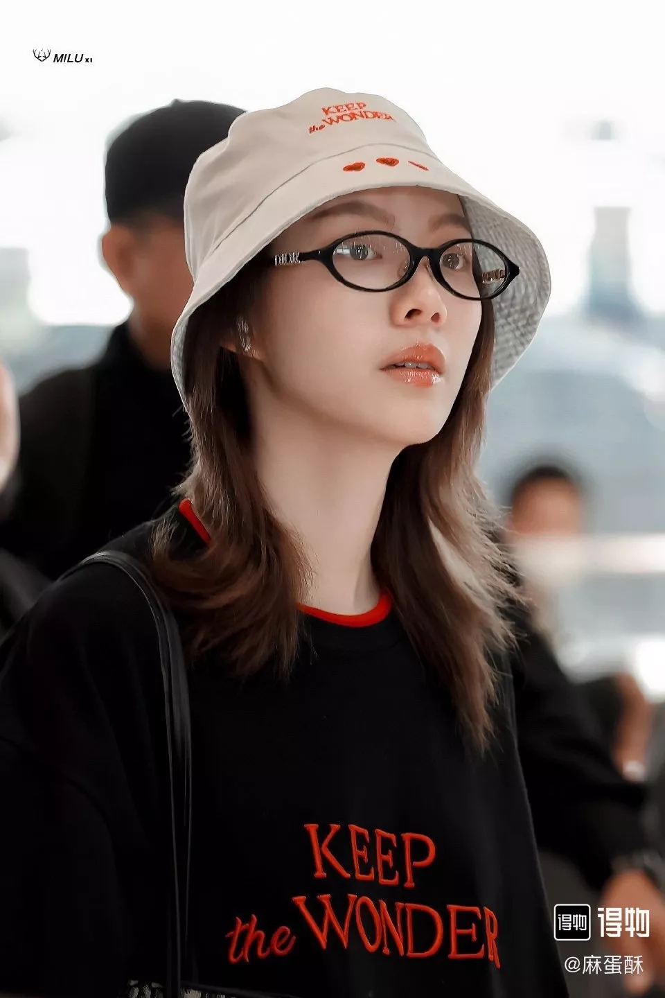 디올 타원형 캣아이 무드 선글라스 상세 이미지 16