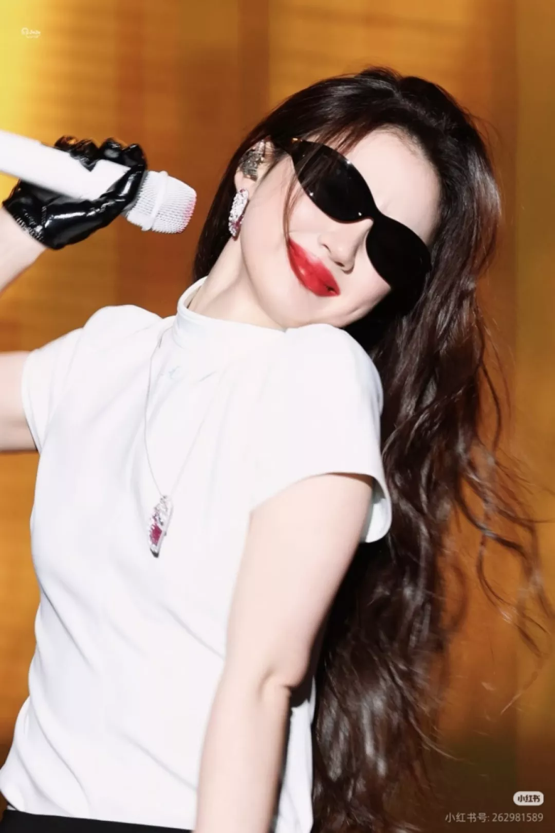 샤넬 미래적인 실루엣의 와이드 선글라스 상세 이미지 76