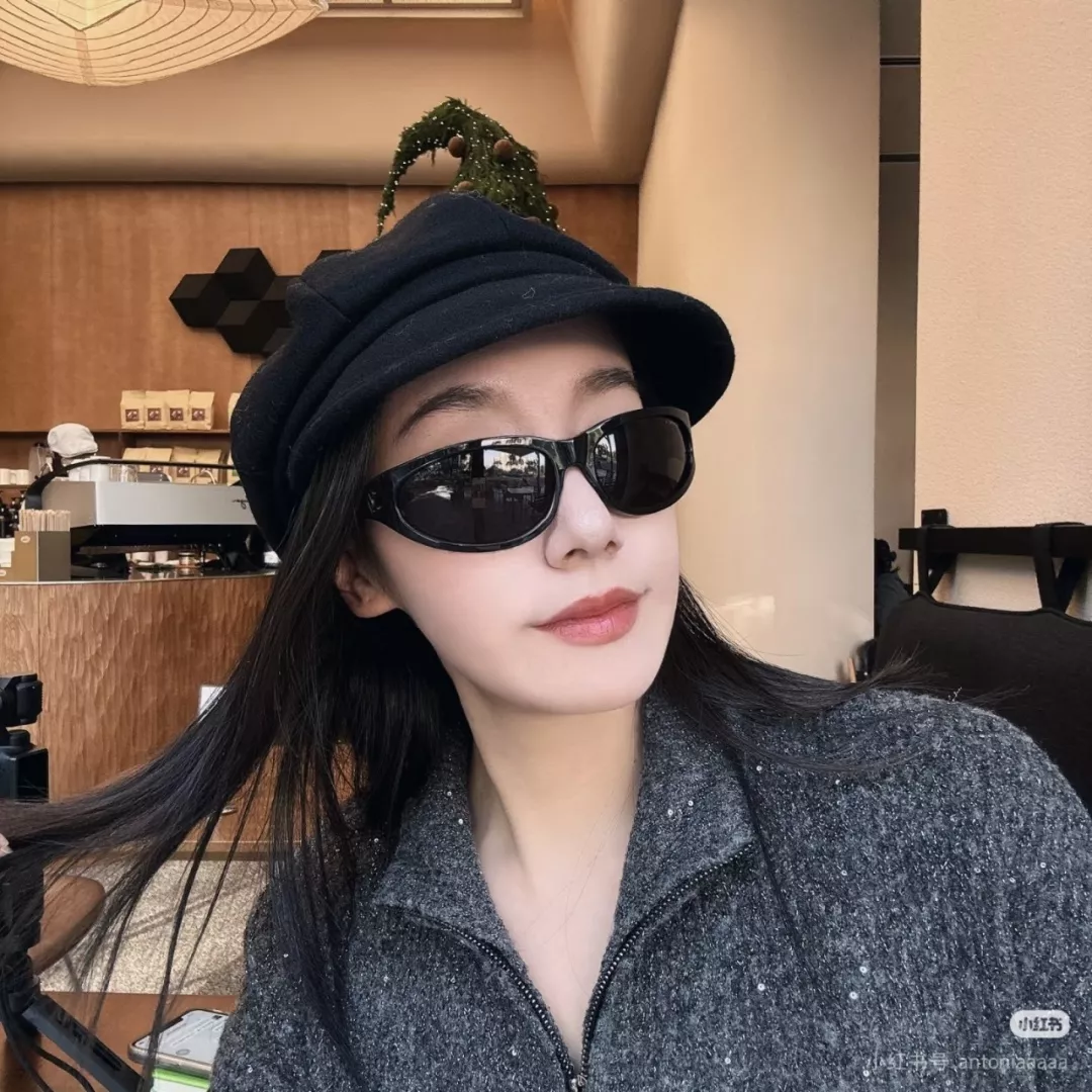 샤넬 미래적인 실루엣의 와이드 선글라스 상세 이미지 114